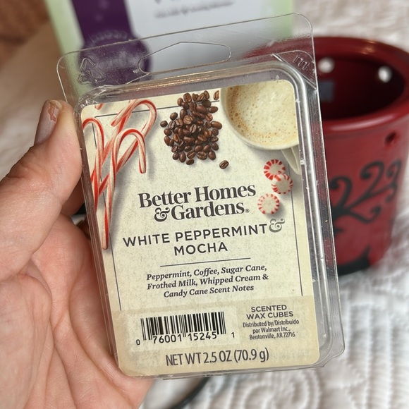 Scentsy Warmer Prancer Full Size Red Wax Warmer With wax melt EUC in box no bulb - Picture 10 of 17